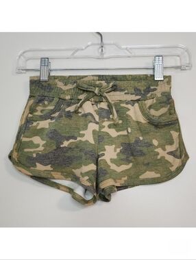 Joe's Jeans Girls Green Camo Dolphin Hem Sweat Shorts, Size 5 ~ EUC